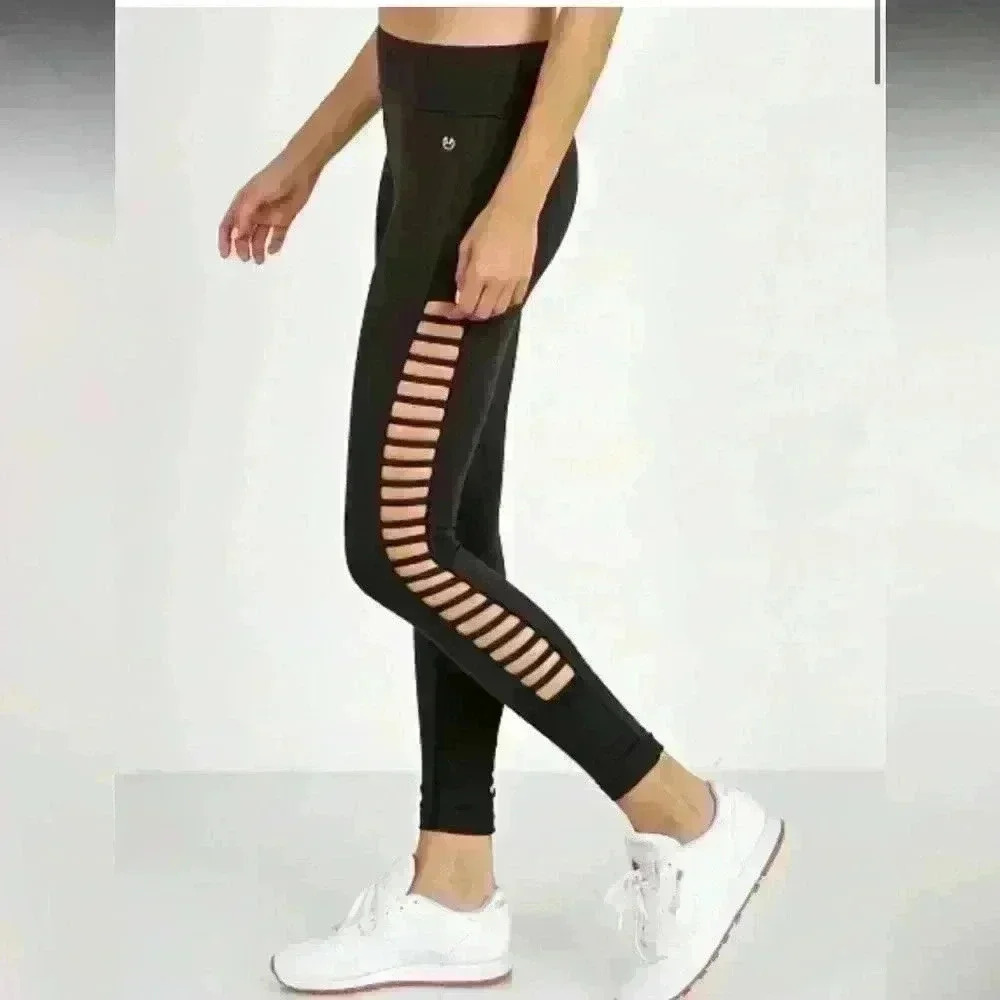 NWOT Revolve Maaji Camera Roll Legging Black Size Large - Picture 3 of 8